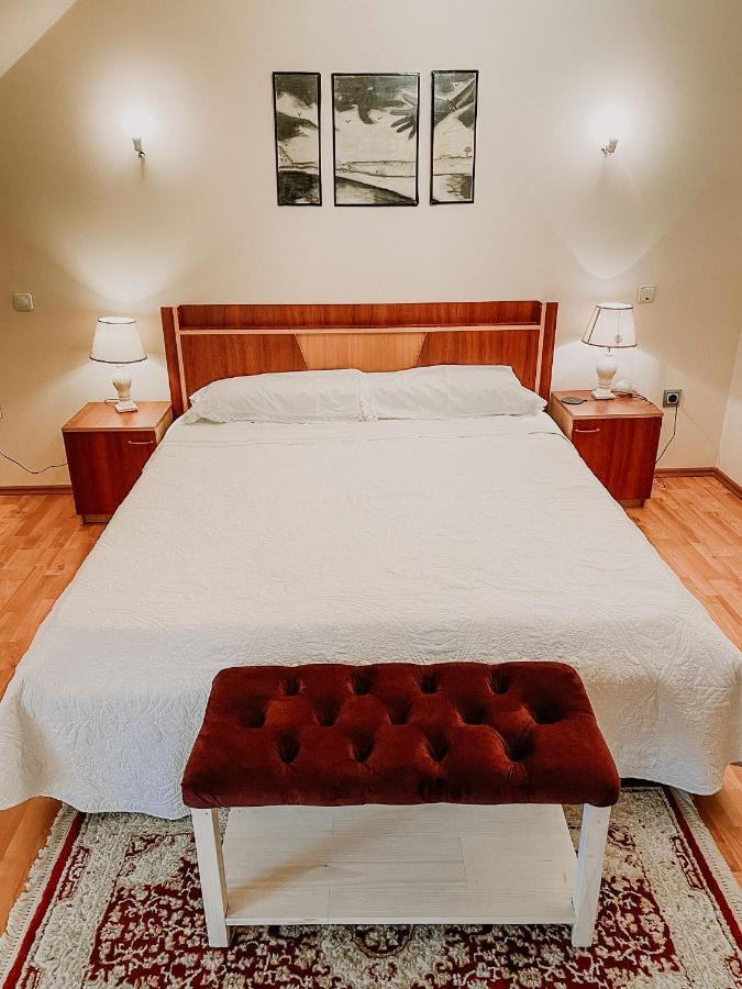 Cosy Bedroom For 2 With Balcony In A Family Villa Turnu Măgurele Extérieur photo