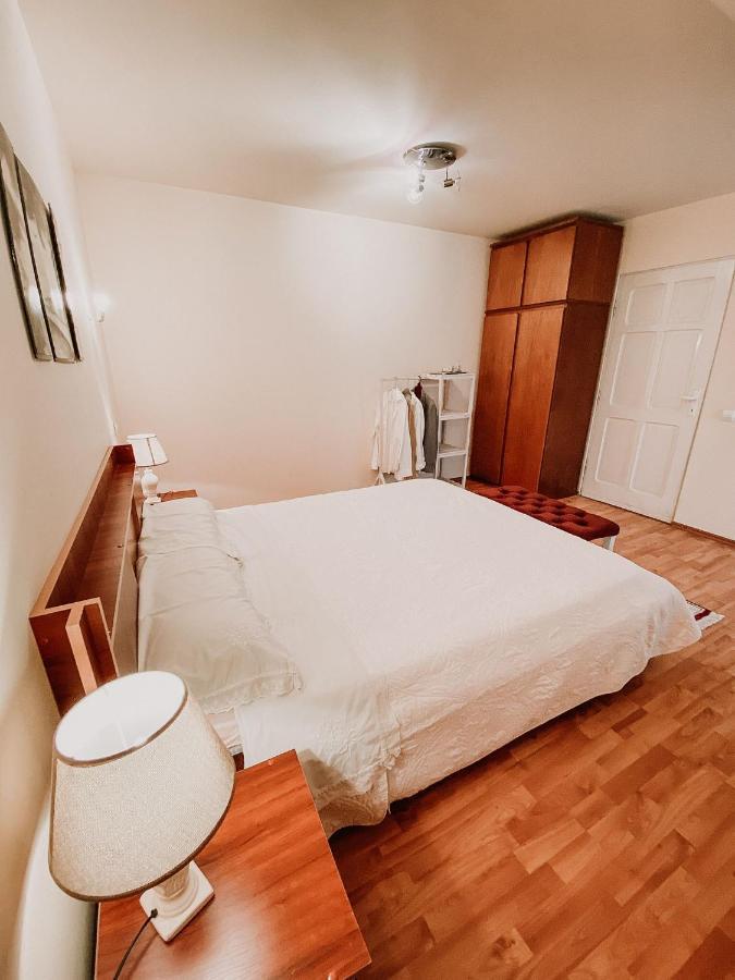 Cosy Bedroom For 2 With Balcony In A Family Villa Turnu Măgurele Extérieur photo