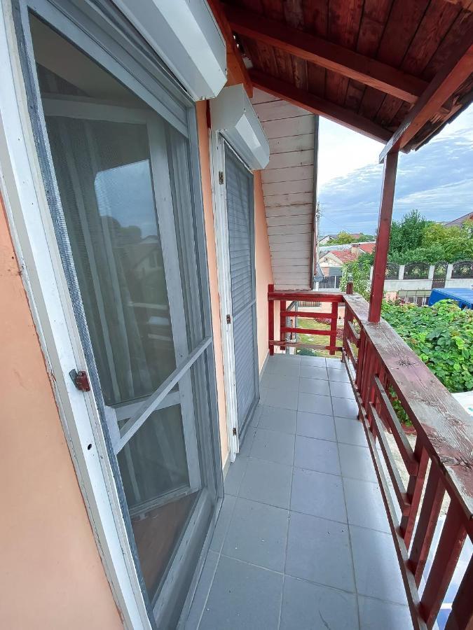 Cosy Bedroom For 2 With Balcony In A Family Villa Turnu Măgurele Extérieur photo