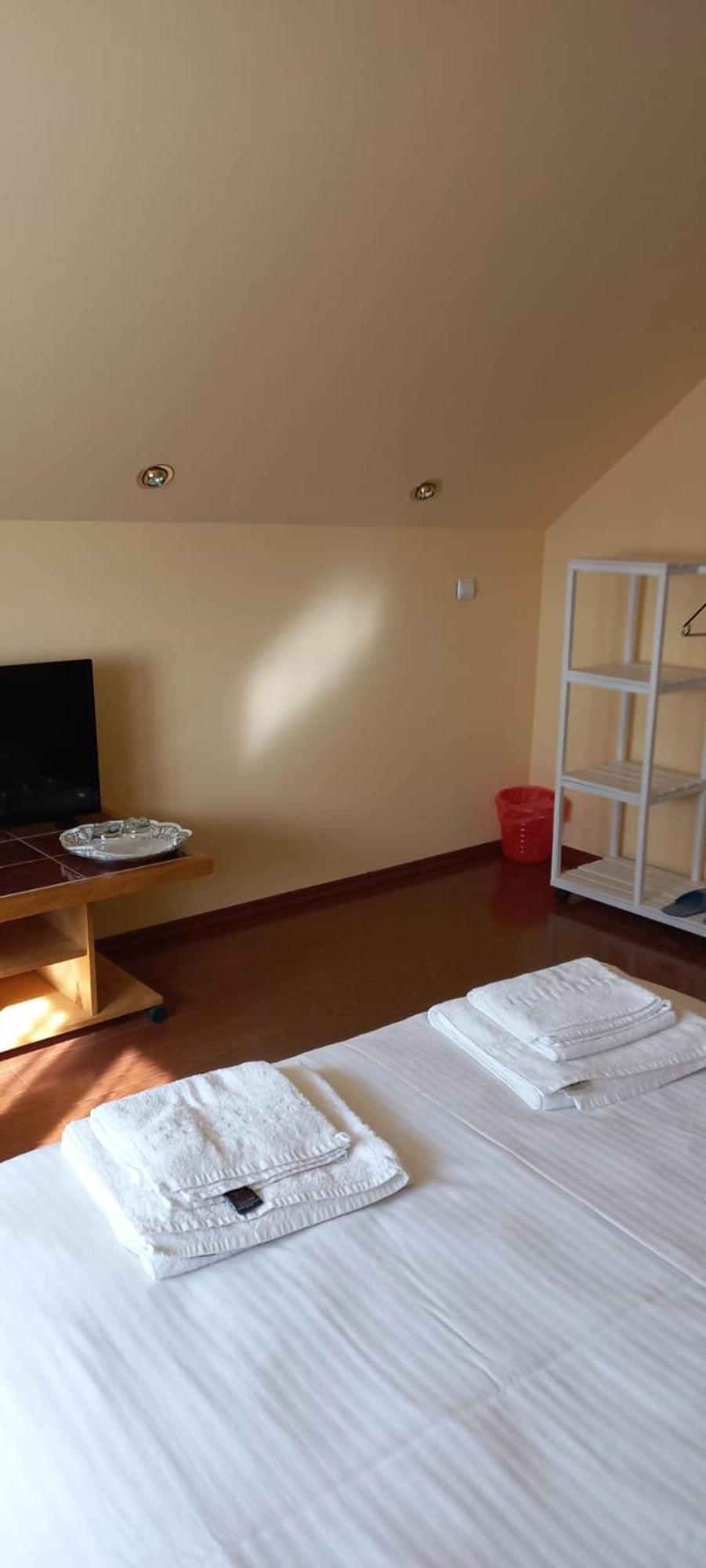 Cosy Bedroom For 2 With Balcony In A Family Villa Turnu Măgurele Extérieur photo